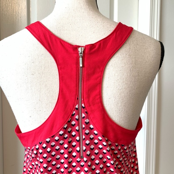 BANANA REPUBLIC Geometric Print Racer Back Tank—SM - Picture 7 of 14